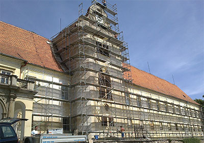Zámek Lomnice u Tišnova - 850m2 pohledové plochy rámového lešení